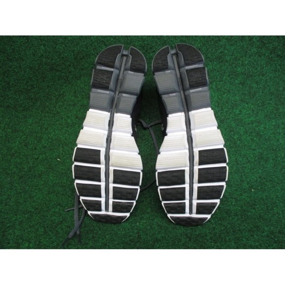 On Running Cloudflow Mens Size 9.5 Black Gray White Comfort Shoes Sneakers - Picture 9 of 13